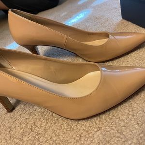 Cole haan patent leather nude cream tan pumps worn once